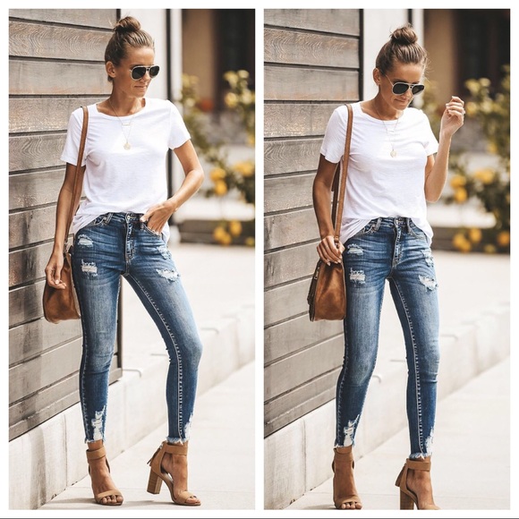 1 LEFT SALE‼️Riley Distressed Skinnies - Picture 5 of 8